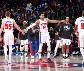 开云官网-活塞大胜篮网53分 刷新队史最大净胜分差纪录