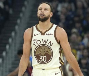 开云中国-Shams：库里将因膝伤再缺席10天 累计缺席场次达20场